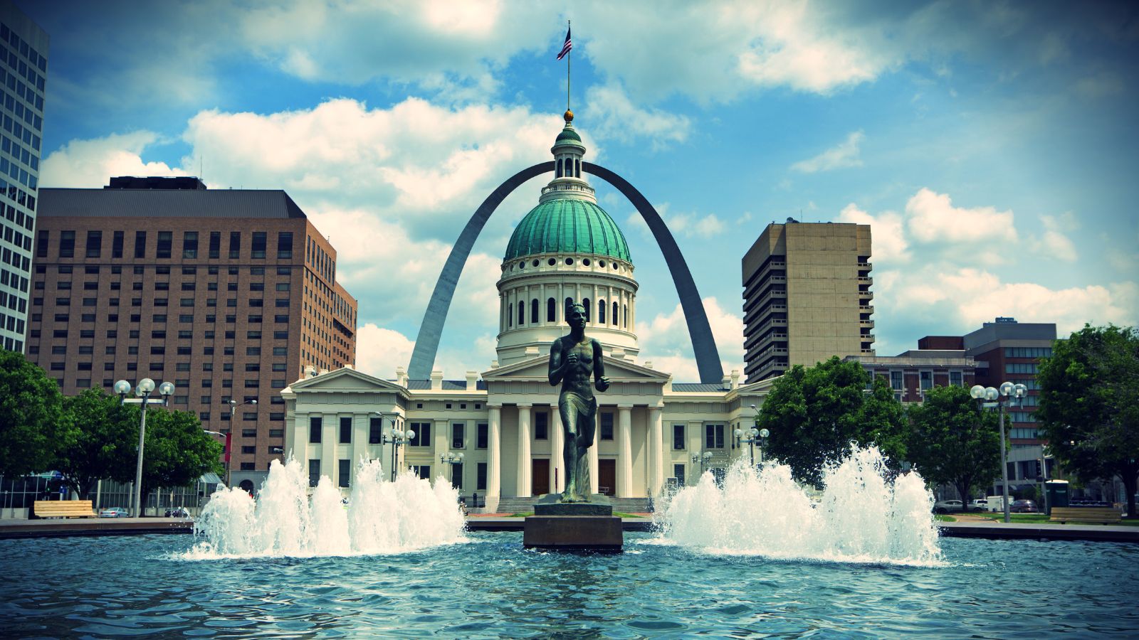 Old courthouse and gateway arch in saint louis image from canva